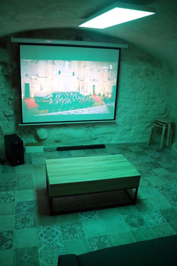 Maison 2 Chambres 100M Du Theatre Antique Avec Salle Cinema Orange  Bagian luar foto